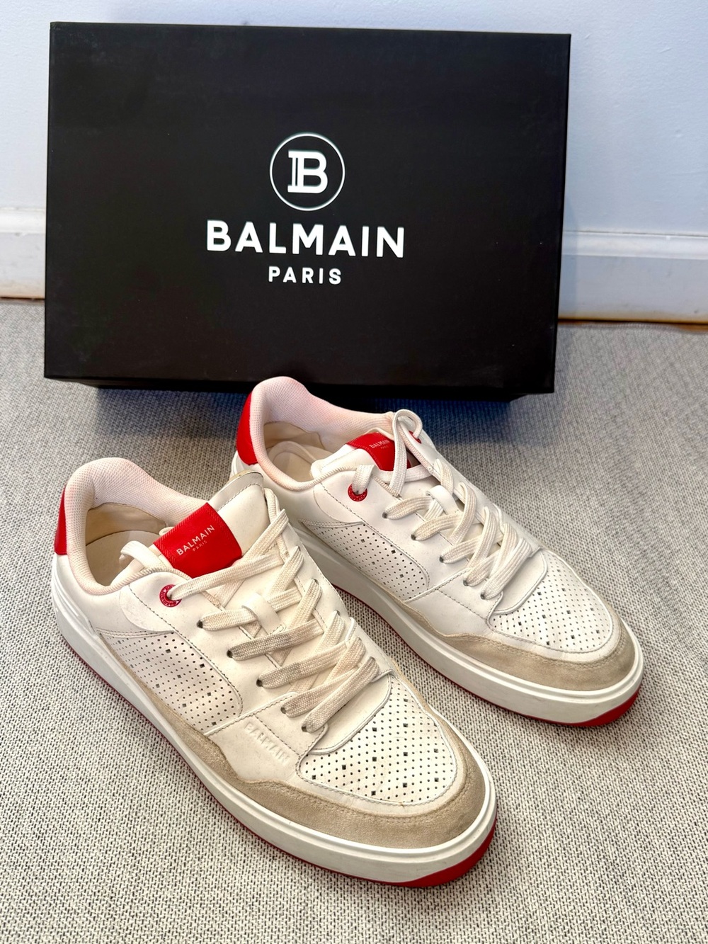 Balmain Men’s Cream & Red Low-Top Leather Sneakers